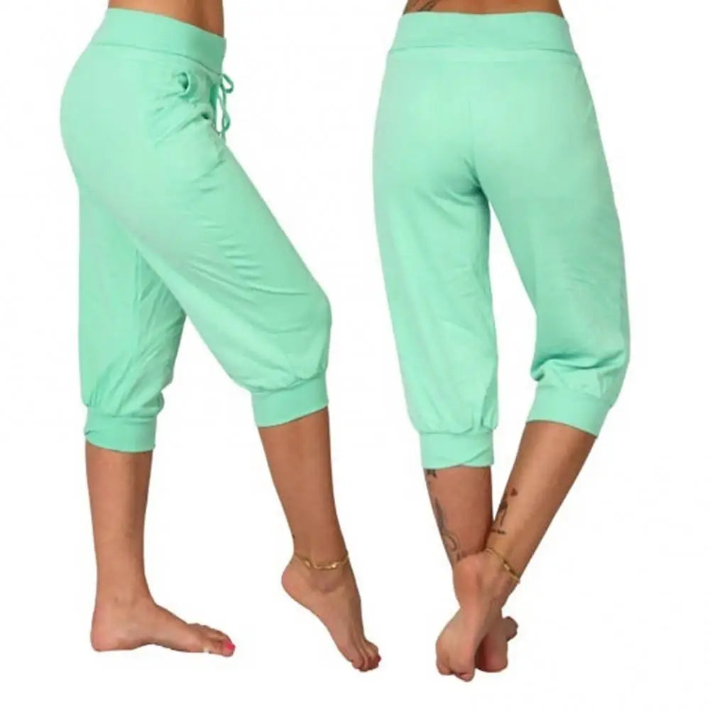 Women's Capri Sports Pants - Drawstring Pocket Cropped Yoga Trousers